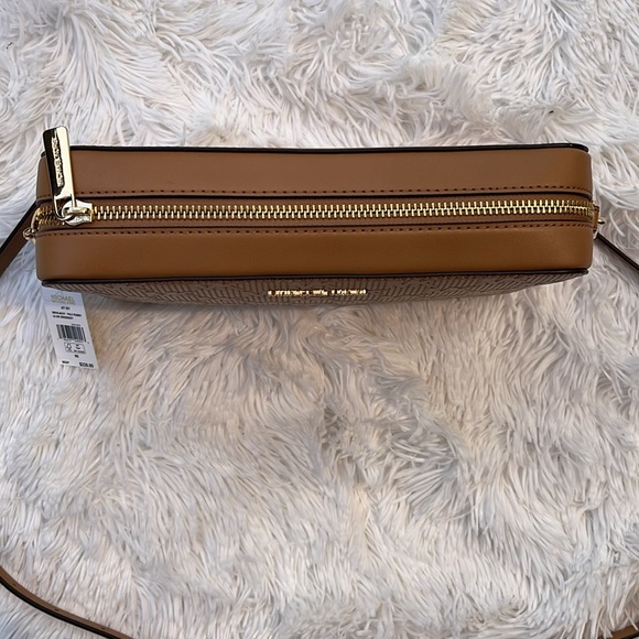 Michael Kors Jet Set Crossbody - Picture 4 of 6